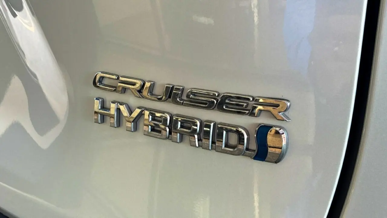 2023 Toyota Rav4 Hybrid Gallery Image 7