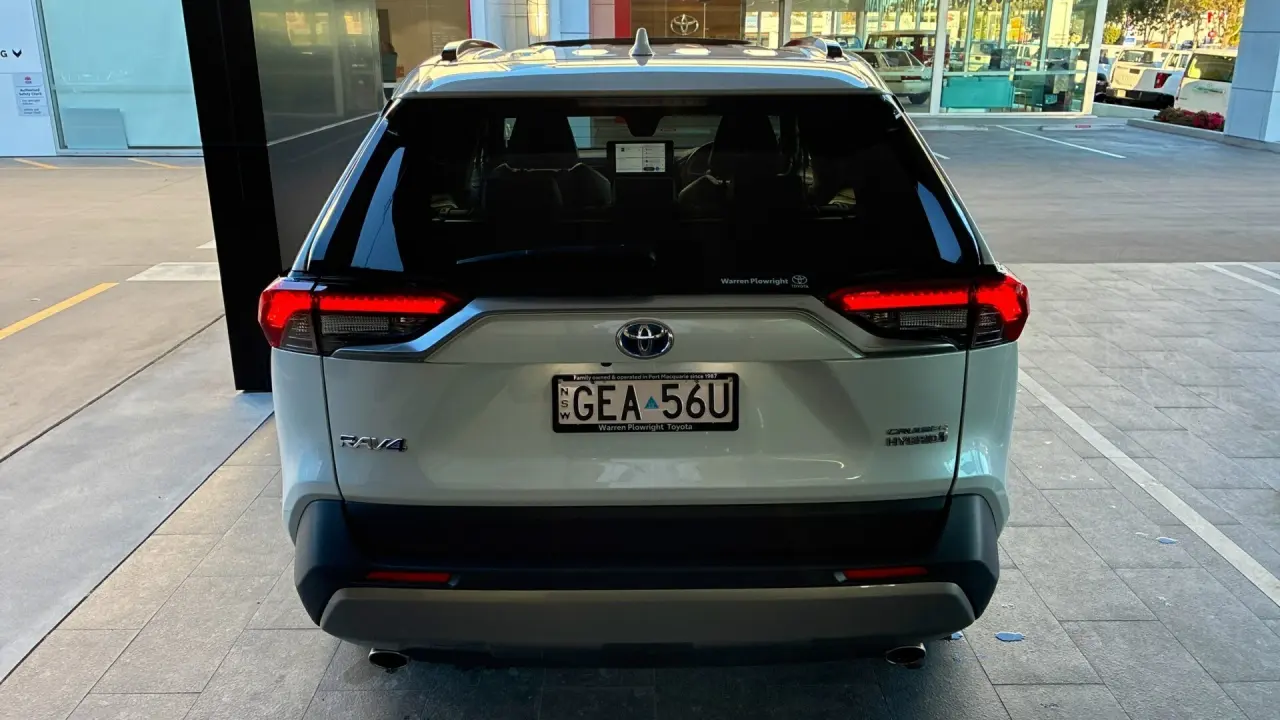 2023 Toyota Rav4 Hybrid Gallery Image 8