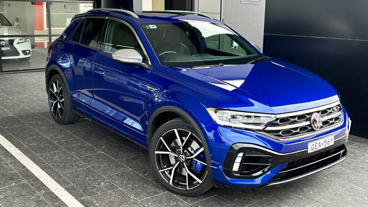 2024 VOLKSWAGEN T-ROC Gallery Image 1