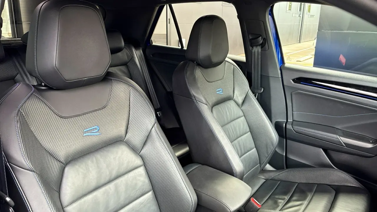 2024 VOLKSWAGEN T-ROC Gallery Image 10