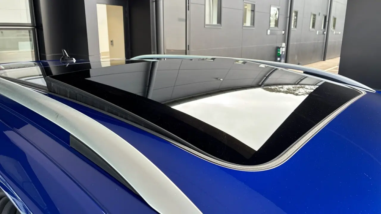 2024 VOLKSWAGEN T-ROC Gallery Image 11