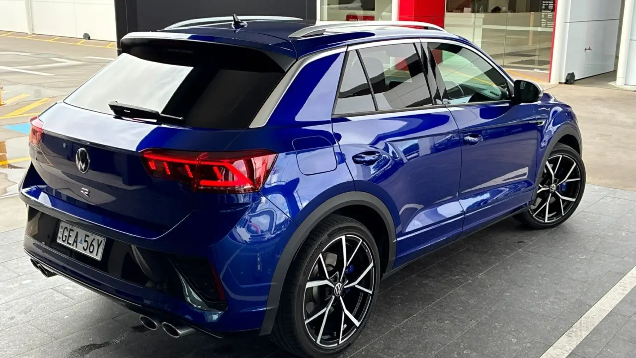 2024 VOLKSWAGEN T-ROC Gallery Image 4