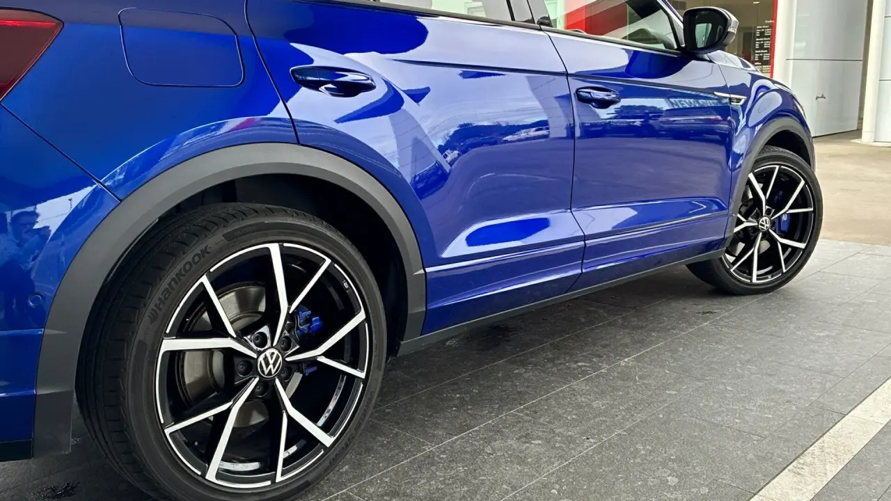 2024 VOLKSWAGEN T-ROC Gallery Image 5