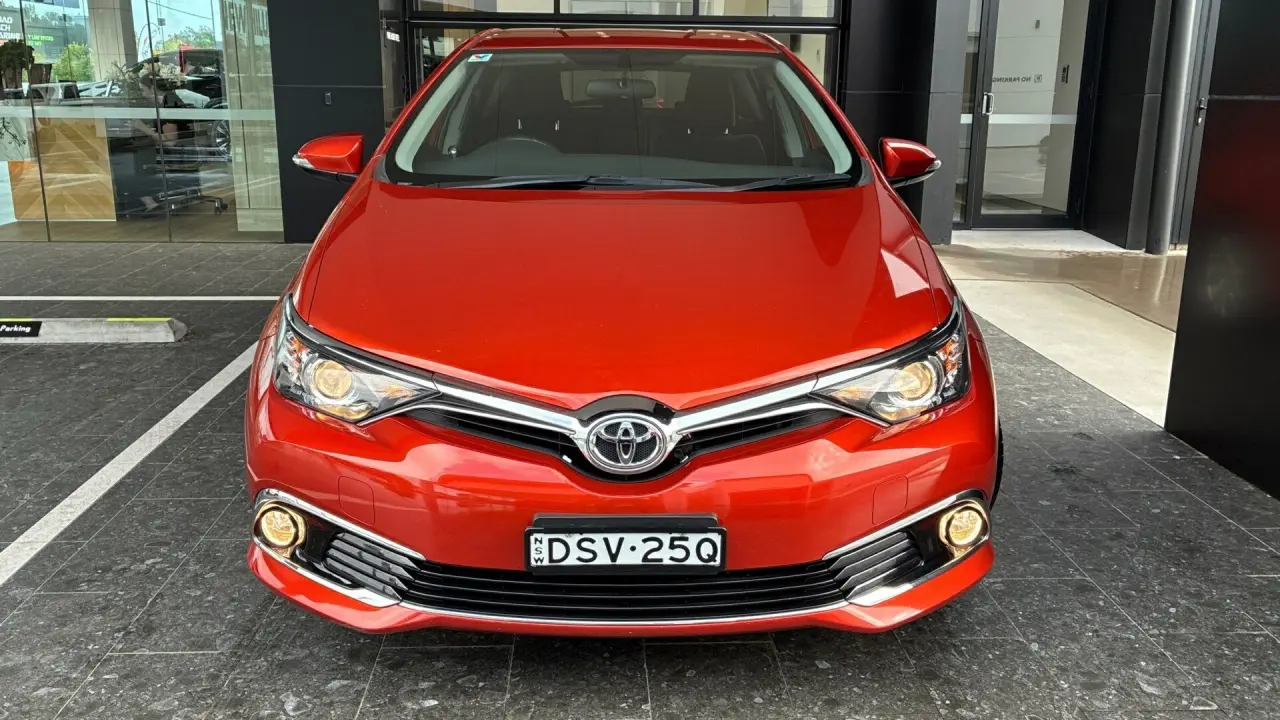 2017 Toyota Corolla Gallery Image 2