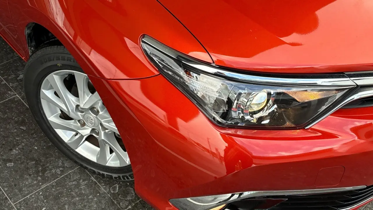 2017 Toyota Corolla Gallery Image 3