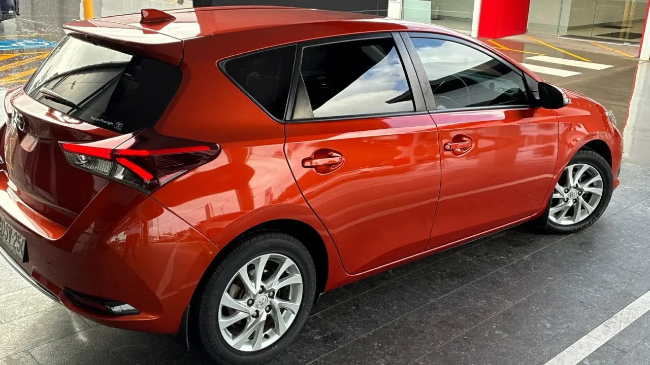 2017 Toyota Corolla Gallery Image 4