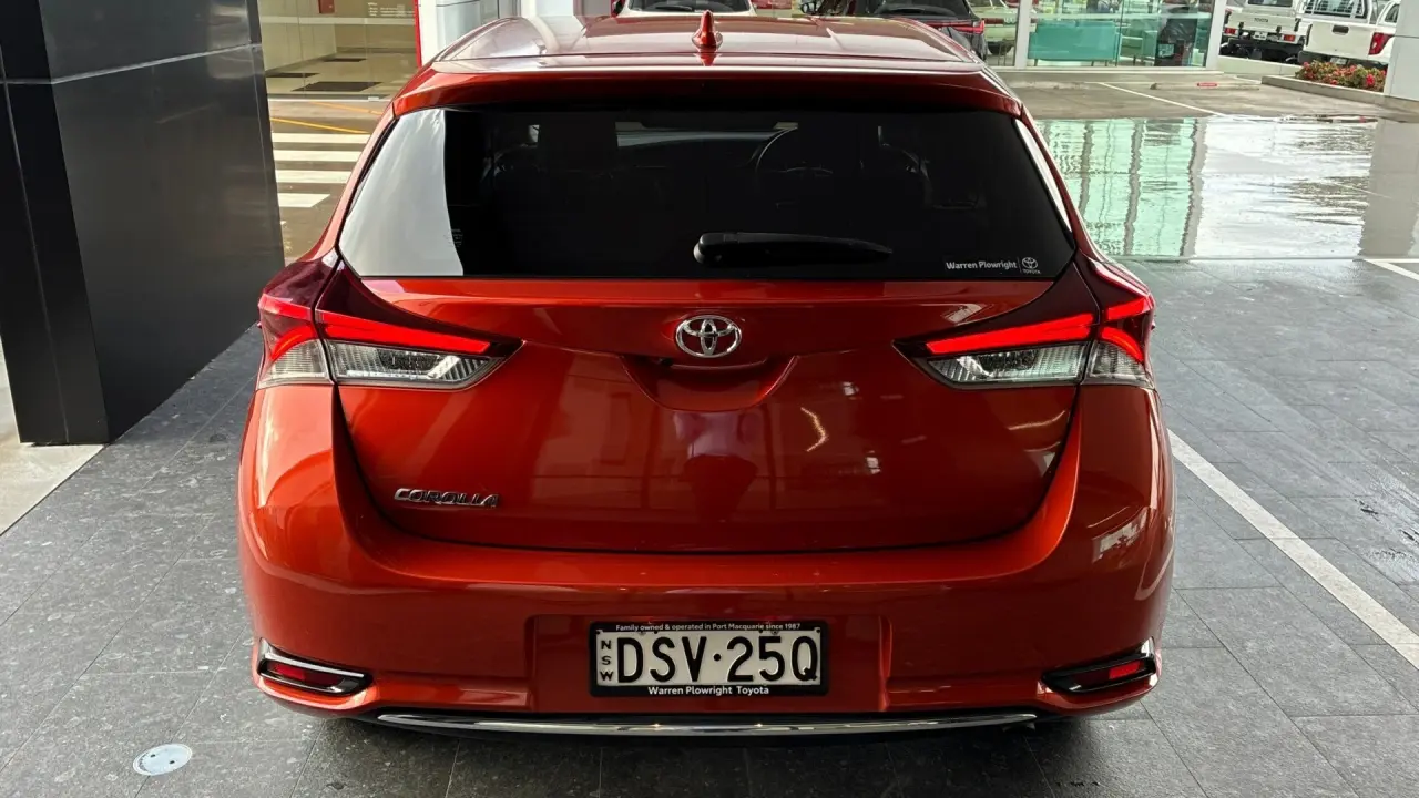 2017 Toyota Corolla Gallery Image 5