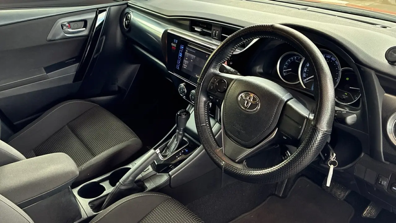 2017 Toyota Corolla Gallery Image 9