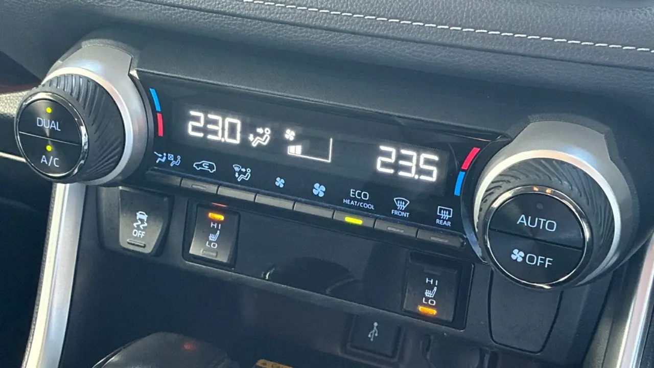 2019 Toyota Rav4 Hybrid Gallery Image 13