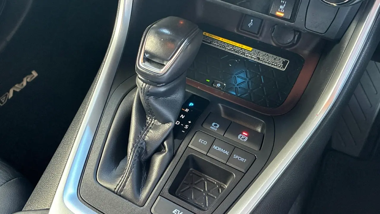 2019 Toyota Rav4 Hybrid Gallery Image 14