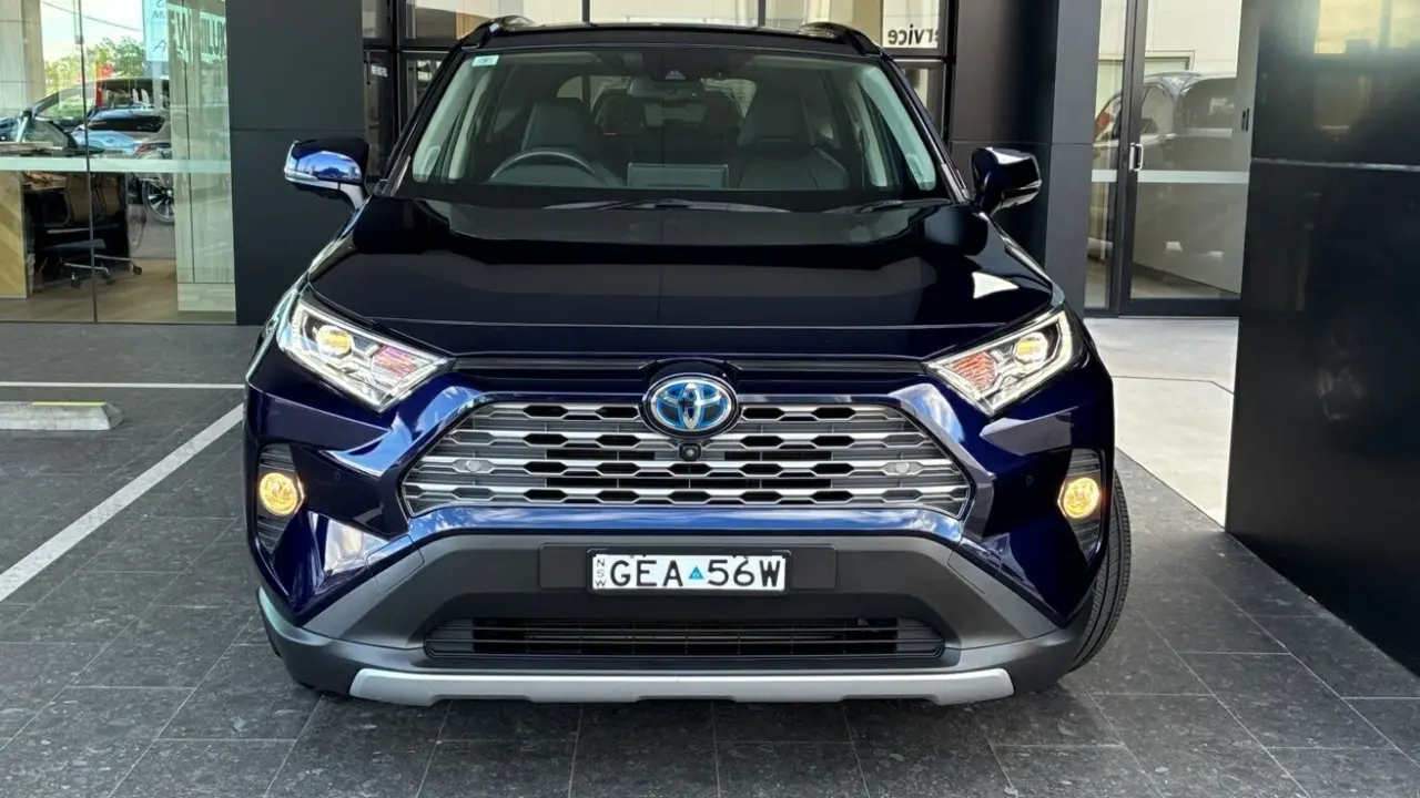 2019 Toyota Rav4 Hybrid Gallery Image 2
