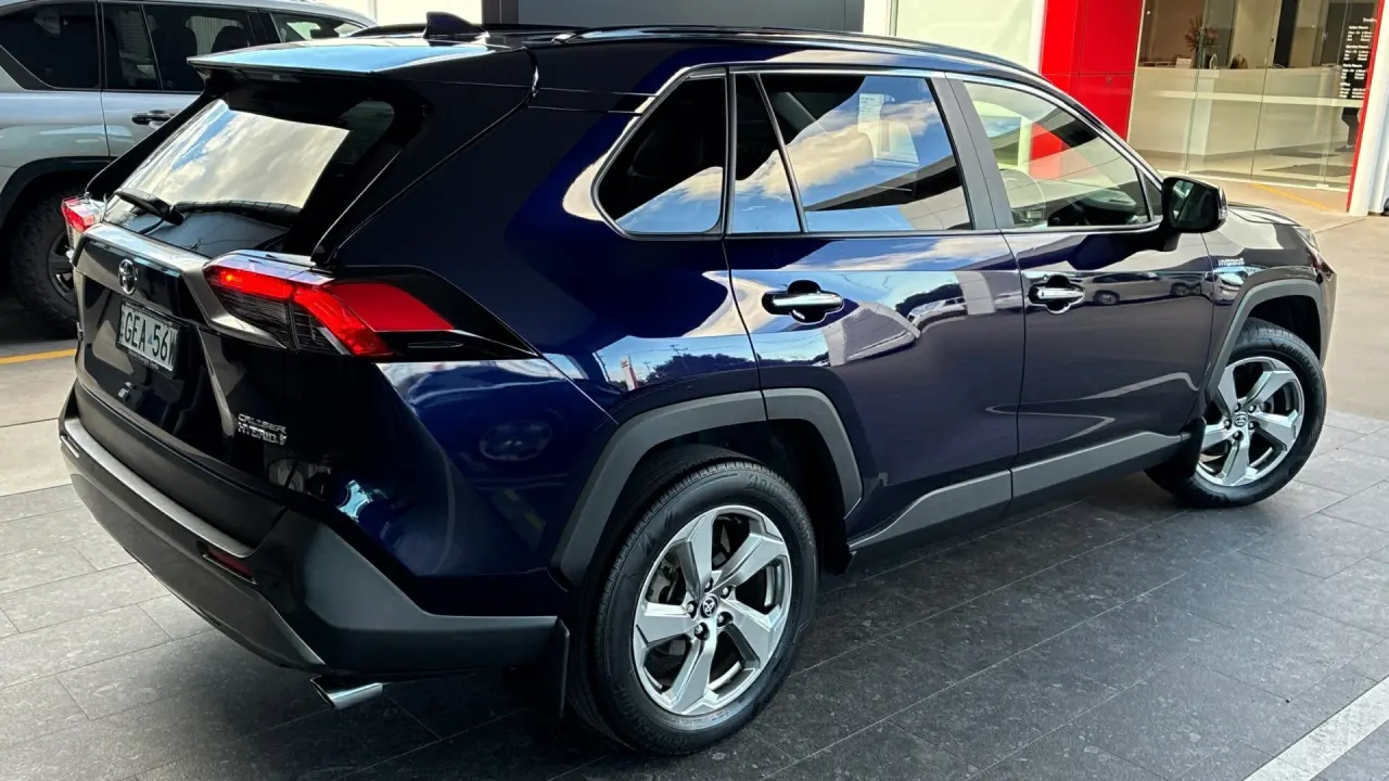 2019 Toyota Rav4 Hybrid Gallery Image 4