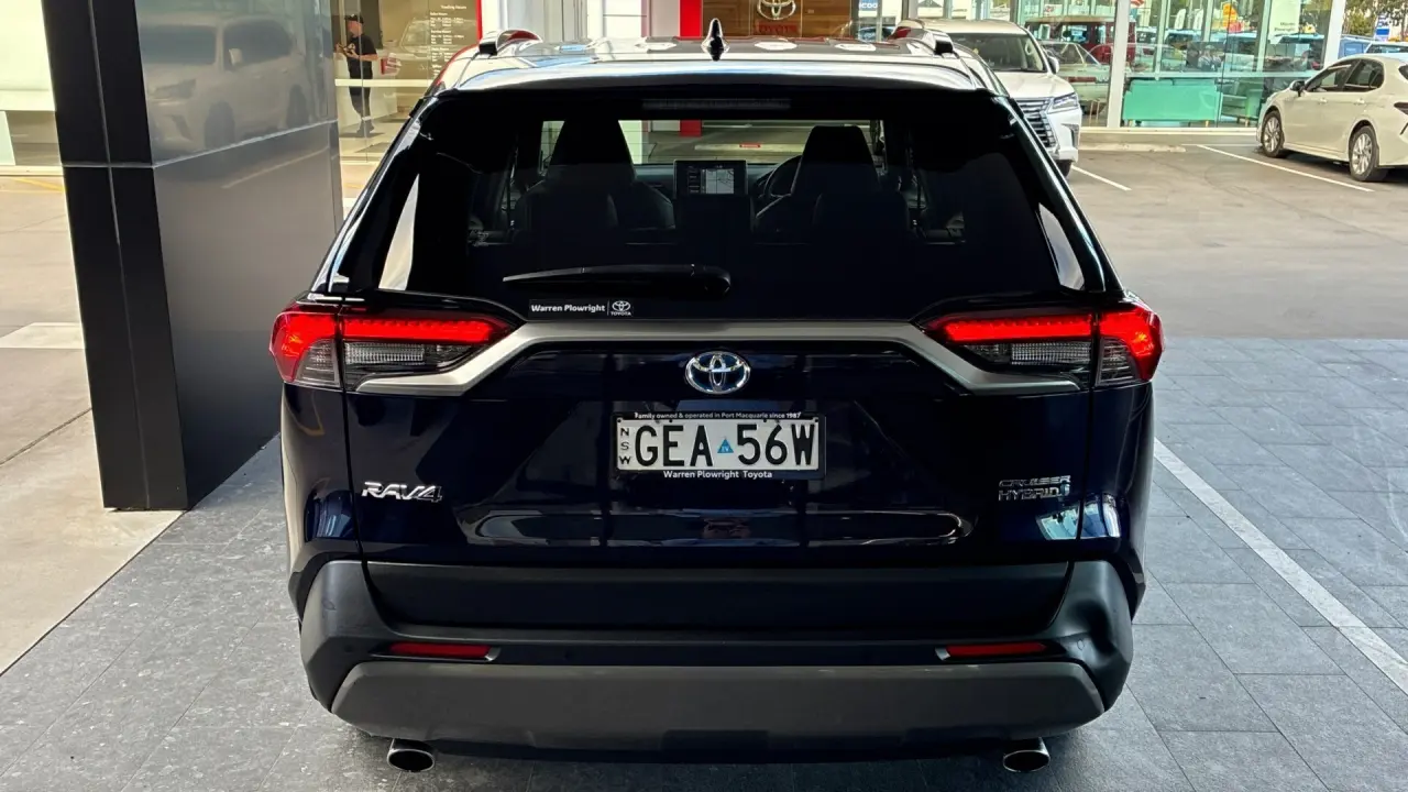 2019 Toyota Rav4 Hybrid Gallery Image 6