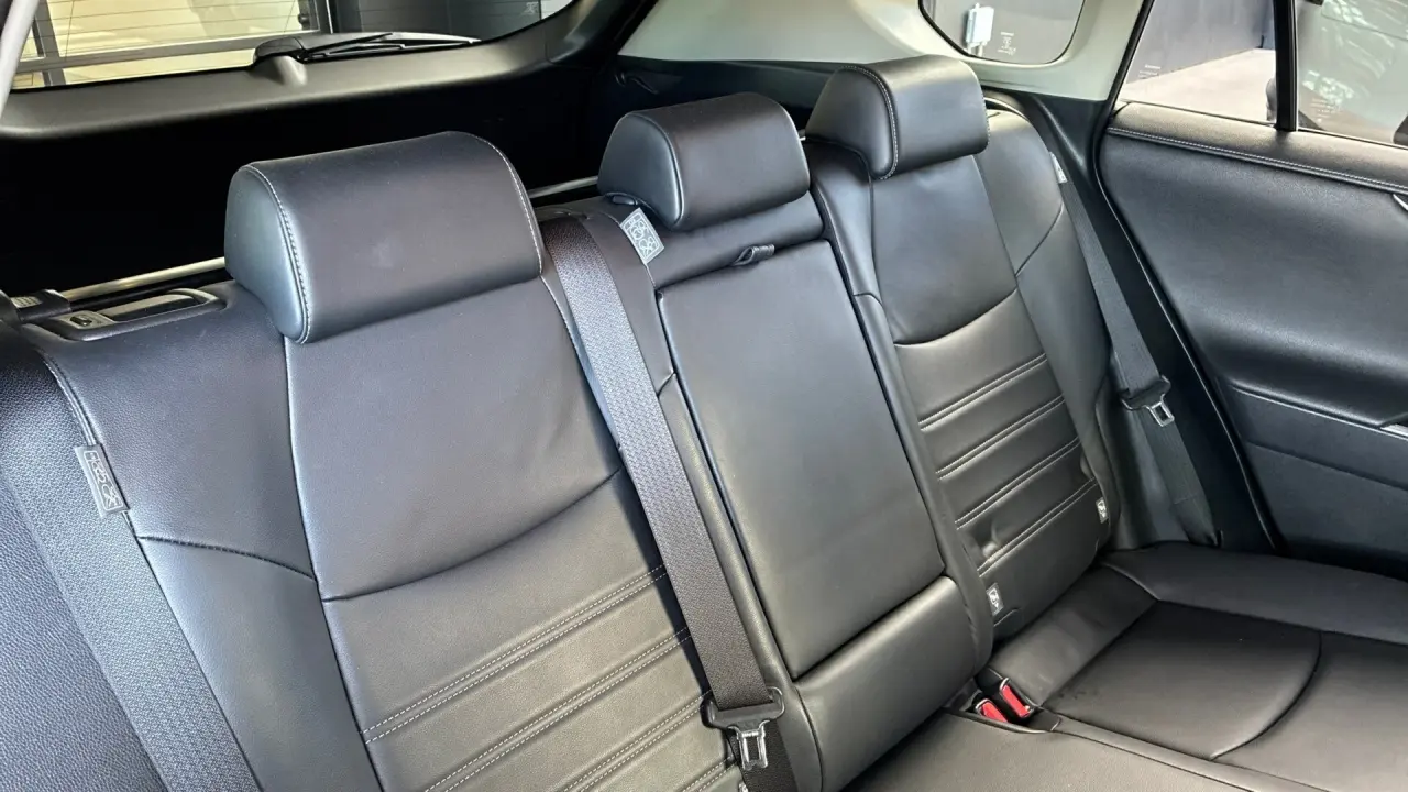 2019 Toyota Rav4 Hybrid Gallery Image 9