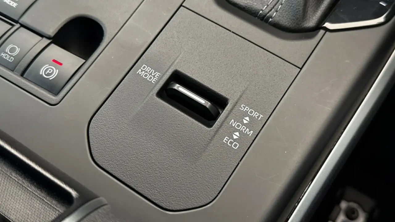 2023 Toyota Kluger Hybrid Gallery Image 20