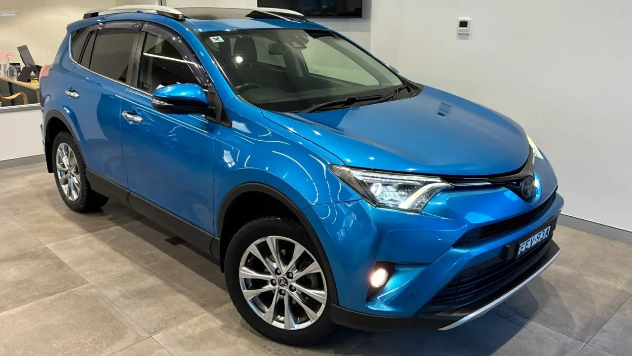 2016 Toyota RAV4 Gallery Image 1
