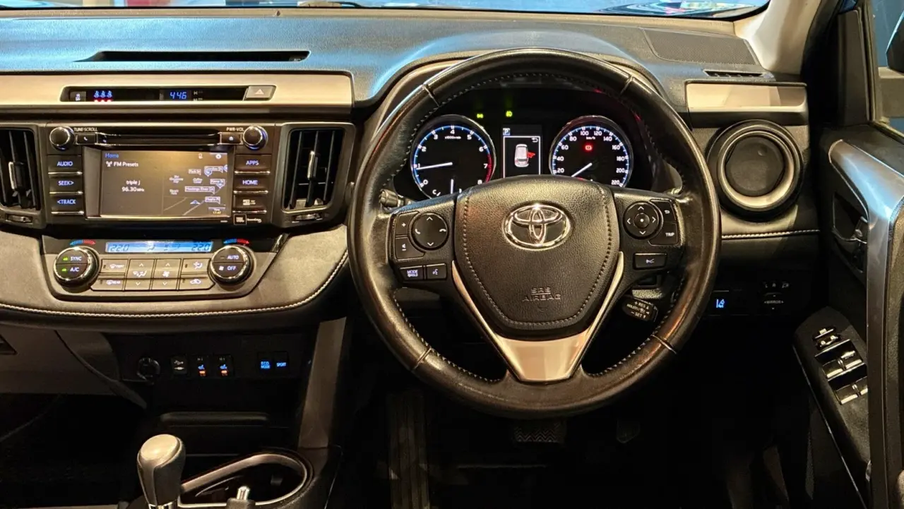 2016 Toyota RAV4 Gallery Image 11