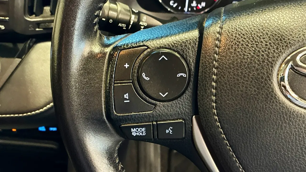 2016 Toyota RAV4 Gallery Image 15