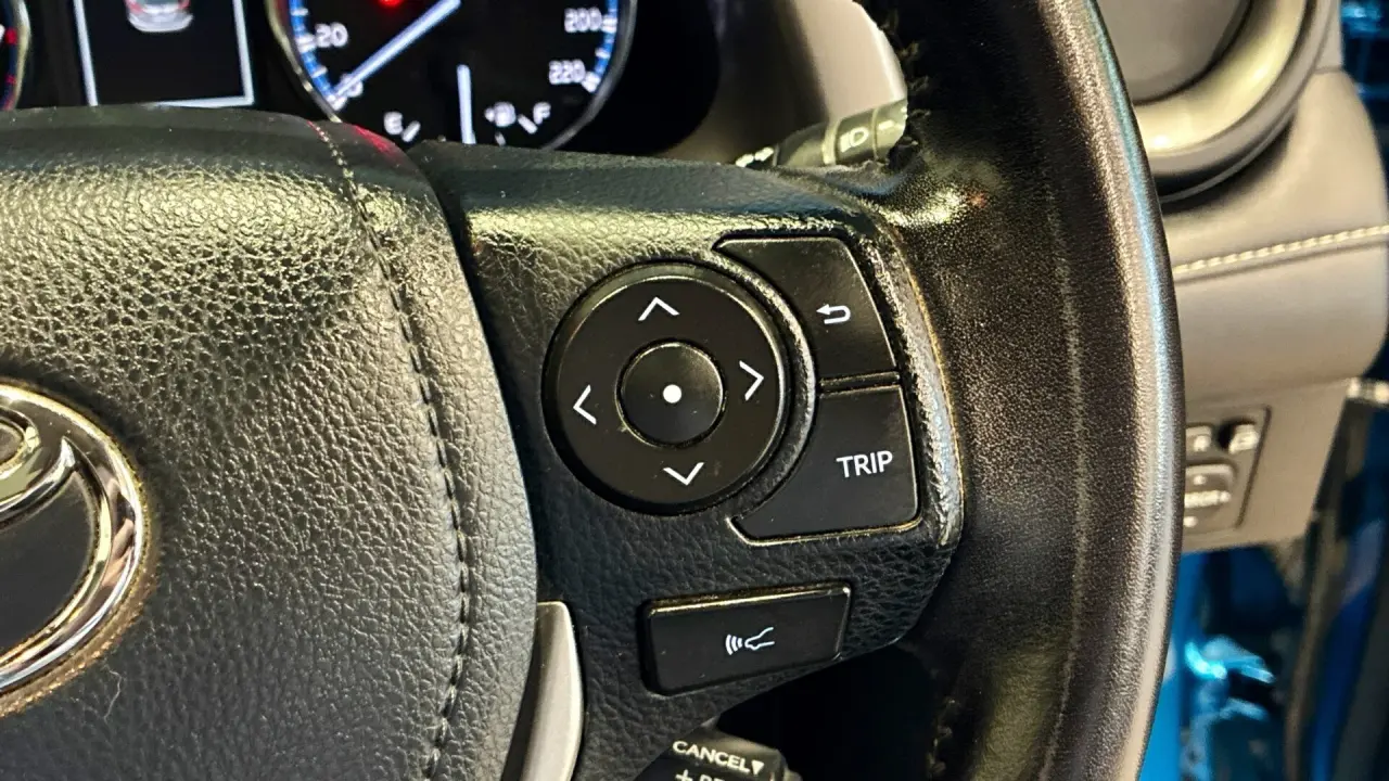 2016 Toyota RAV4 Gallery Image 16