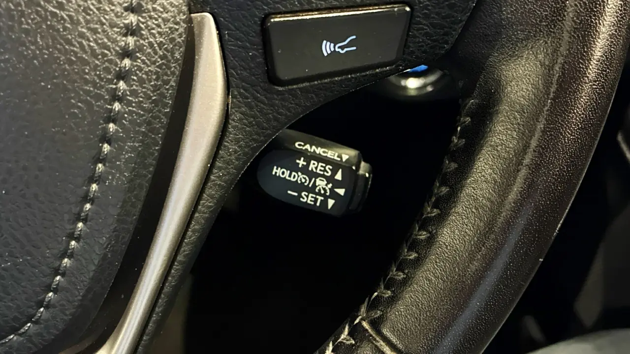 2016 Toyota RAV4 Gallery Image 17