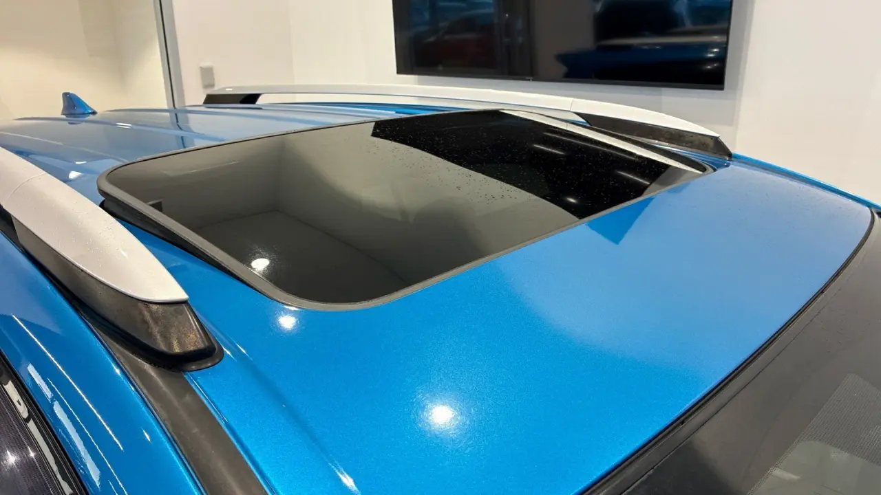 2016 Toyota RAV4 Gallery Image 4