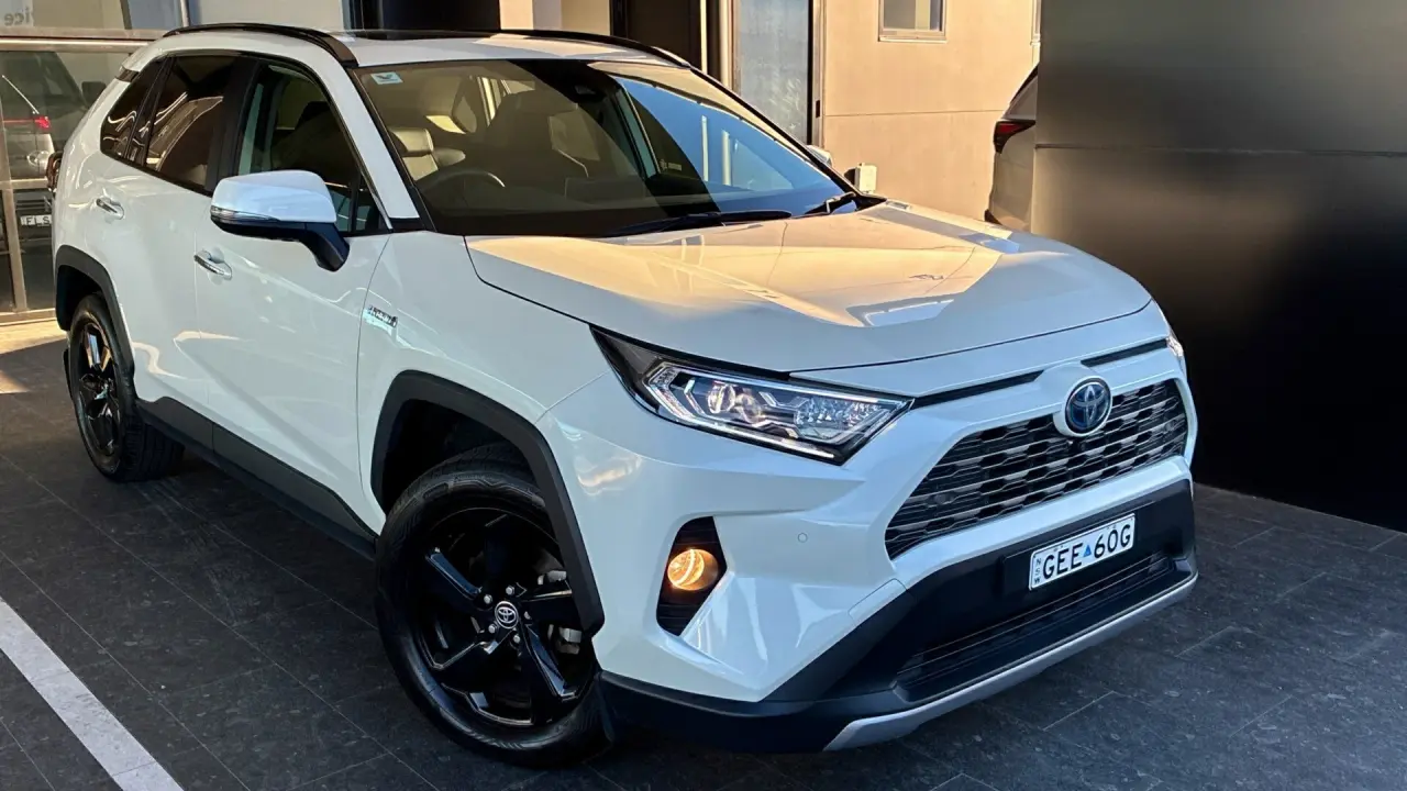 2020 Toyota Rav4 Hybrid Gallery Image 1