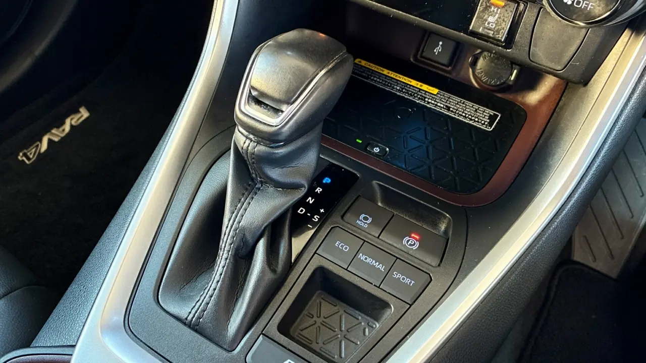 2020 Toyota Rav4 Hybrid Gallery Image 13