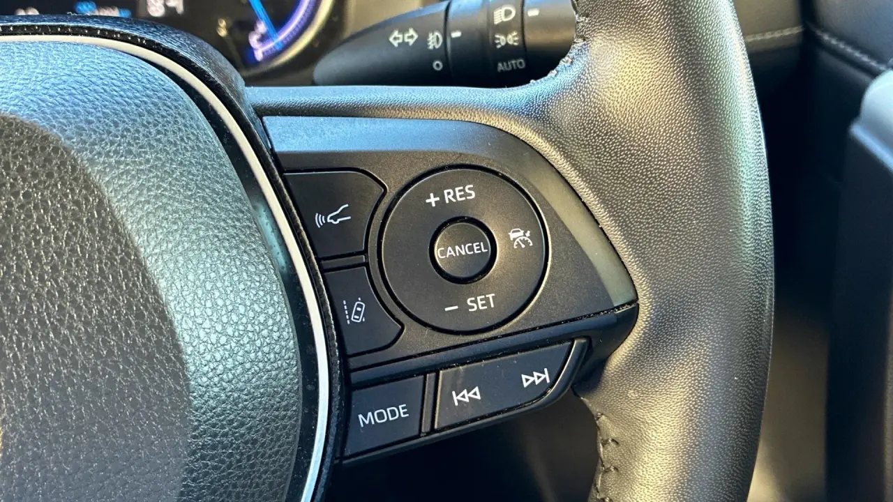 2020 Toyota Rav4 Hybrid Gallery Image 15