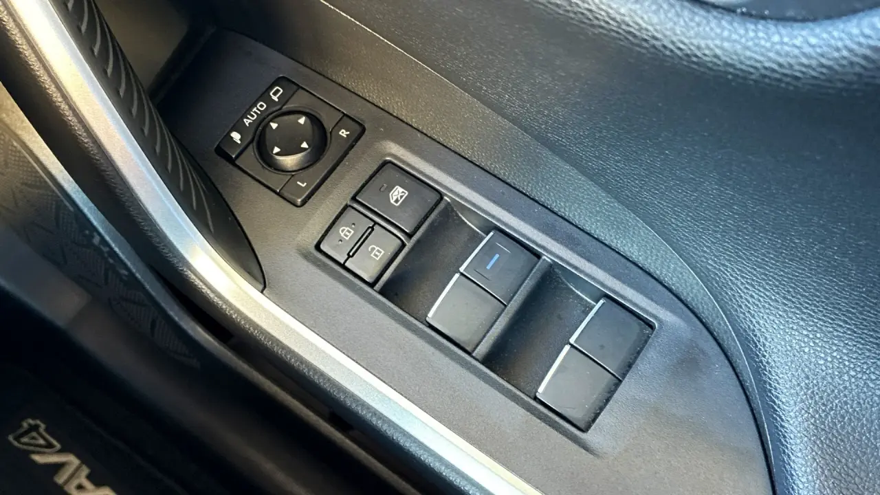 2020 Toyota Rav4 Hybrid Gallery Image 16