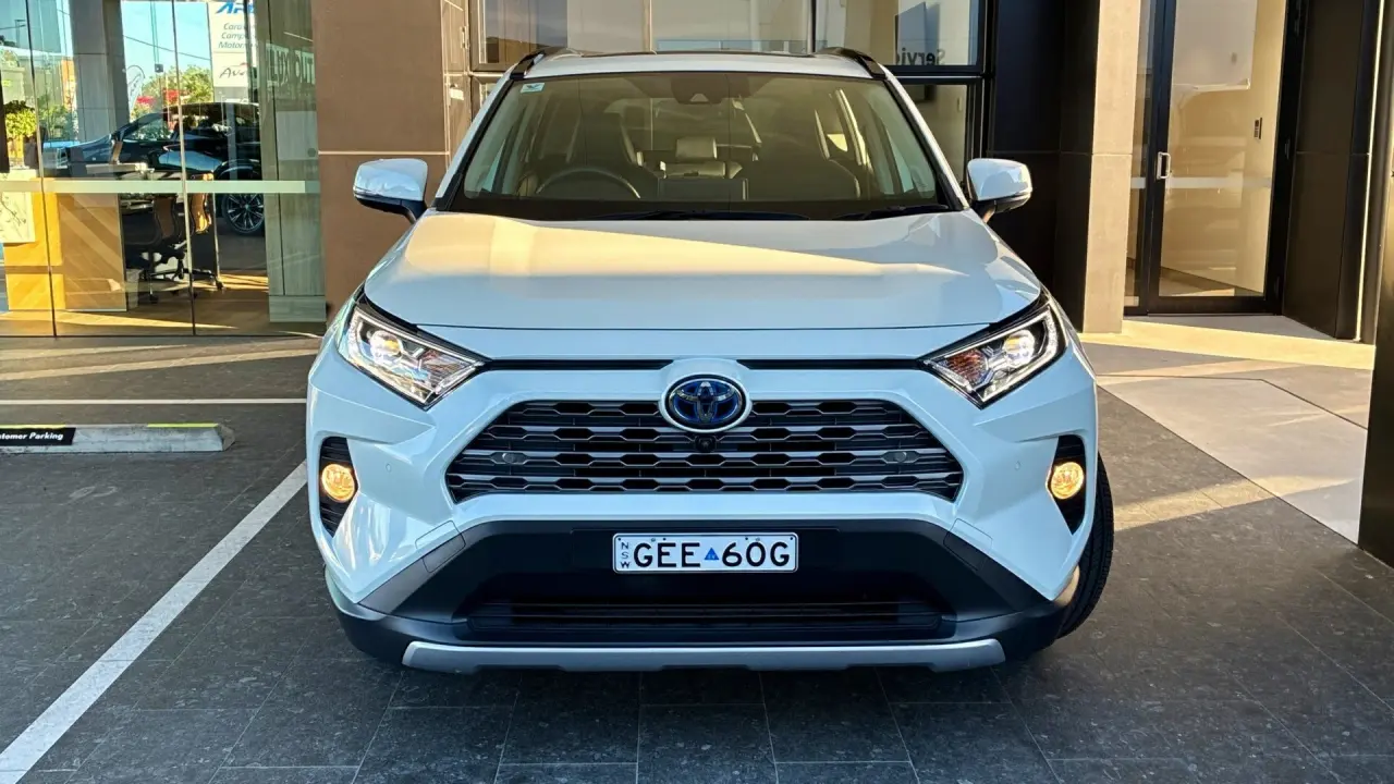 2020 Toyota Rav4 Hybrid Gallery Image 2