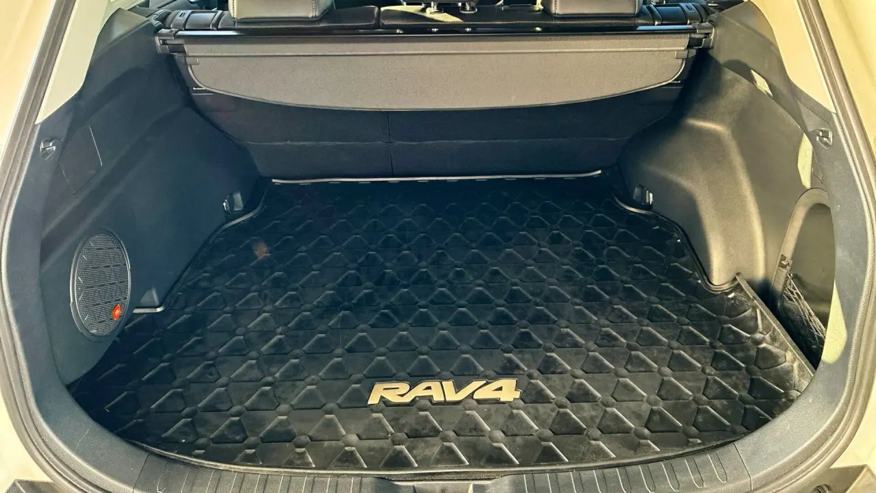 2020 Toyota Rav4 Hybrid Gallery Image 7