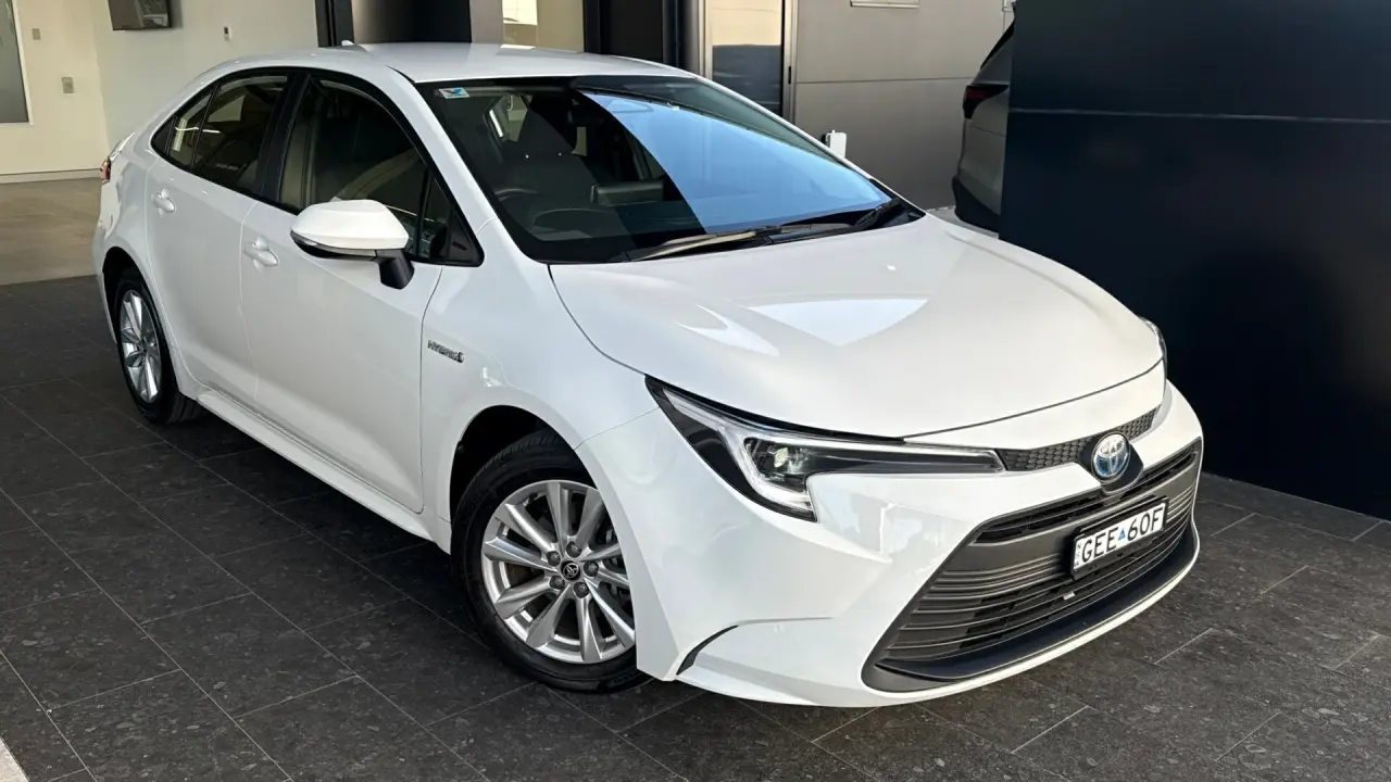 2024 Toyota Corolla Sedan Hybrid Gallery Image 1