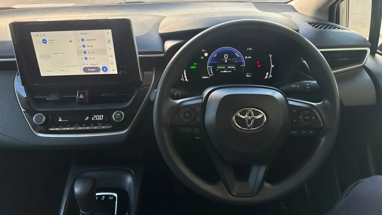 2024 Toyota Corolla Sedan Hybrid Gallery Image 10