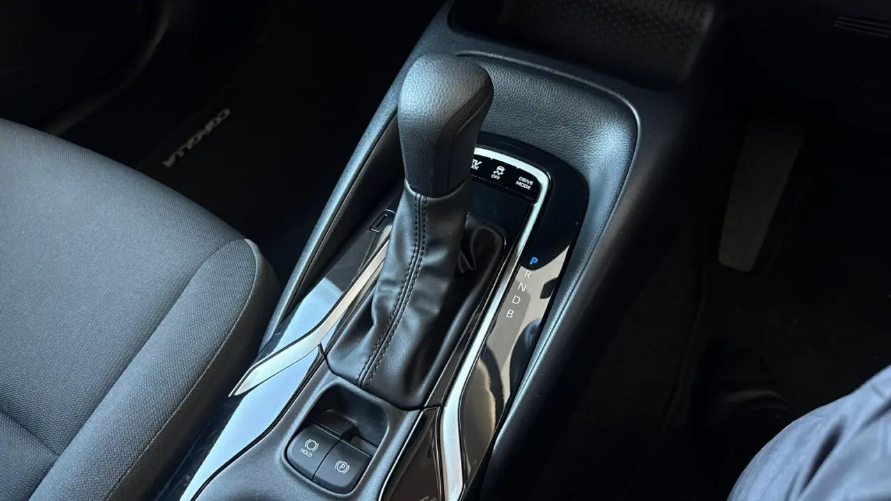 2024 Toyota Corolla Sedan Hybrid Gallery Image 16