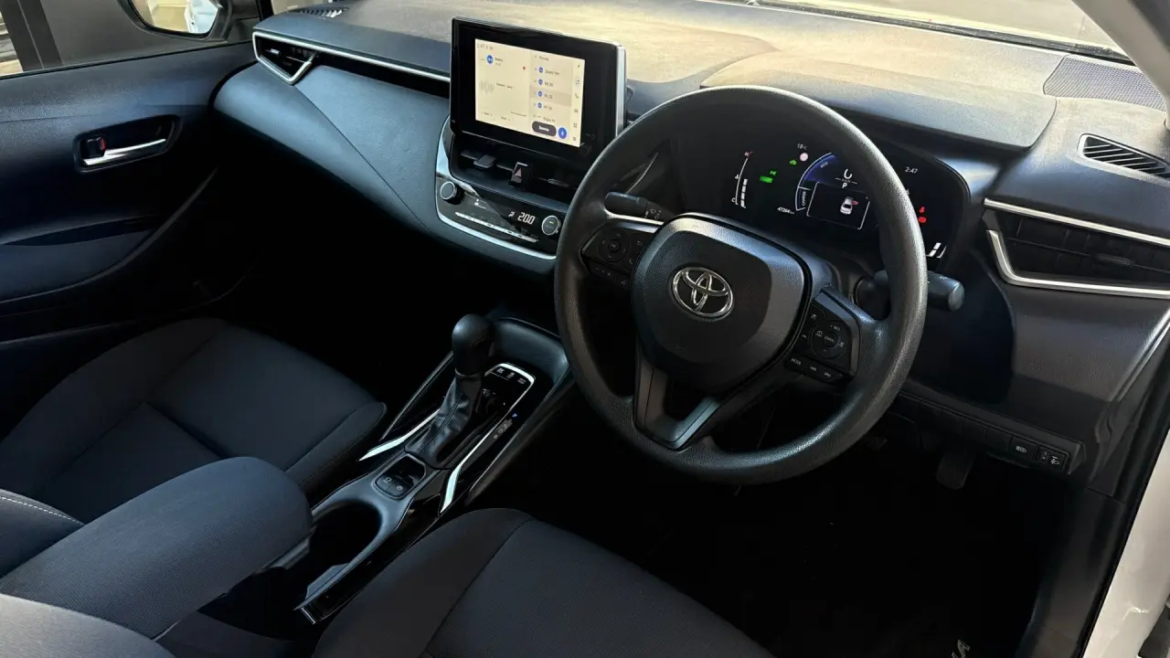 2024 Toyota Corolla Sedan Hybrid Gallery Image 9