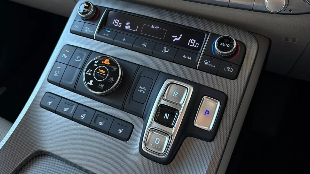 2021 HYUNDAI PALISADE Gallery Image 19