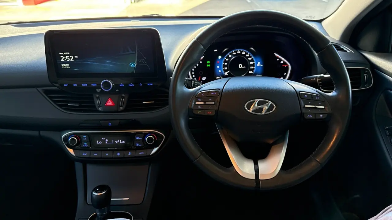 2023 HYUNDAI i30 Gallery Image 8