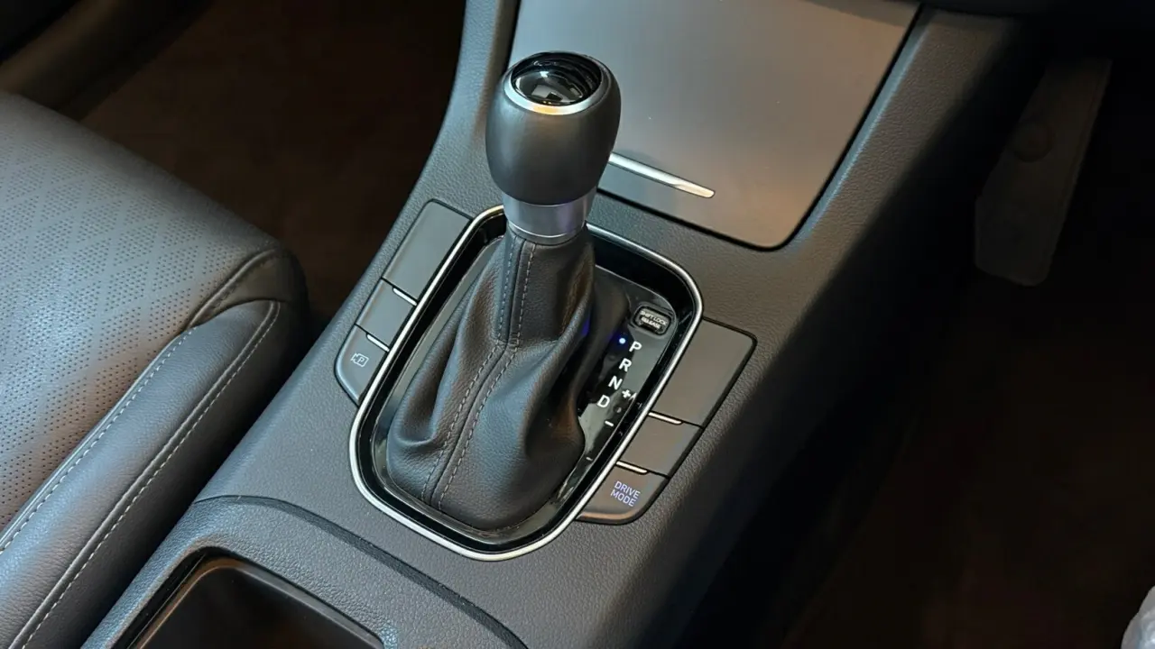 2023 HYUNDAI i30 Gallery Image 15