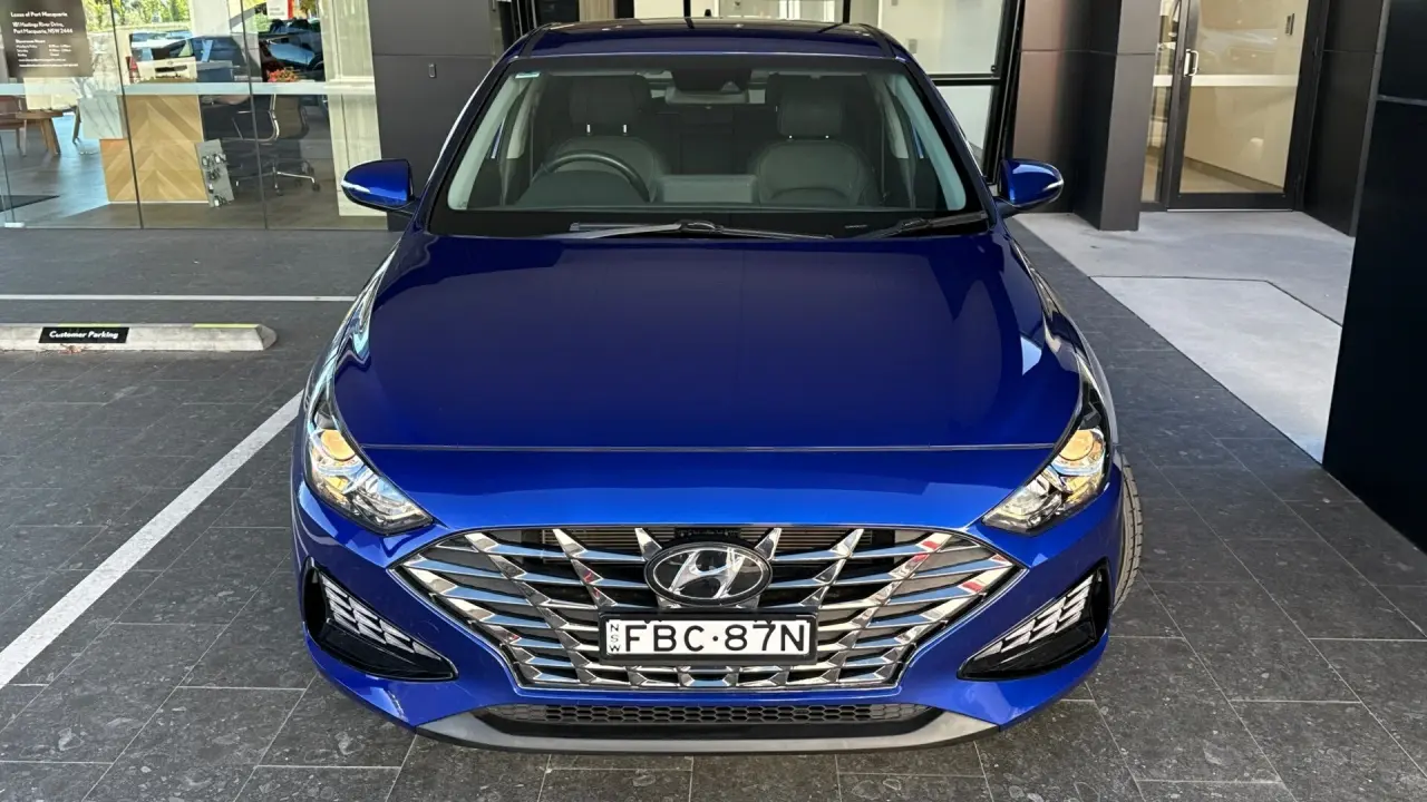 2023 HYUNDAI i30 Gallery Image 2