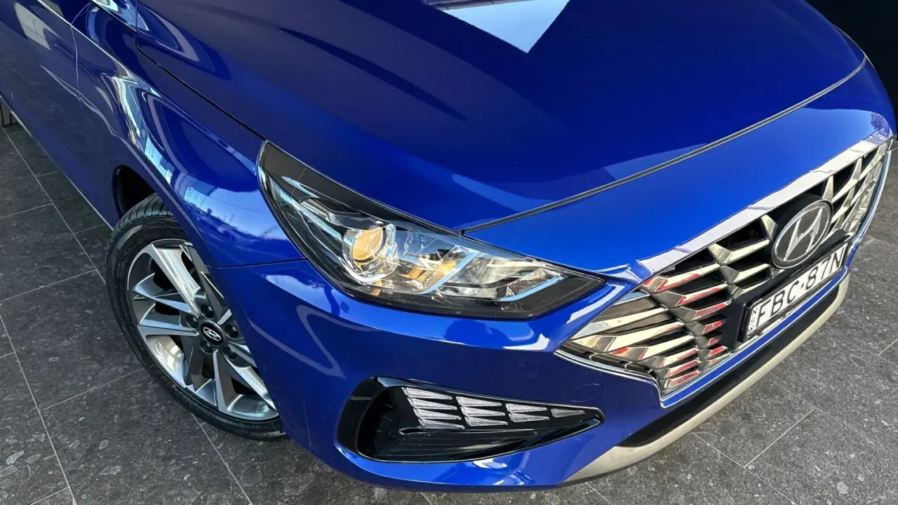 2023 HYUNDAI i30 Gallery Image 3