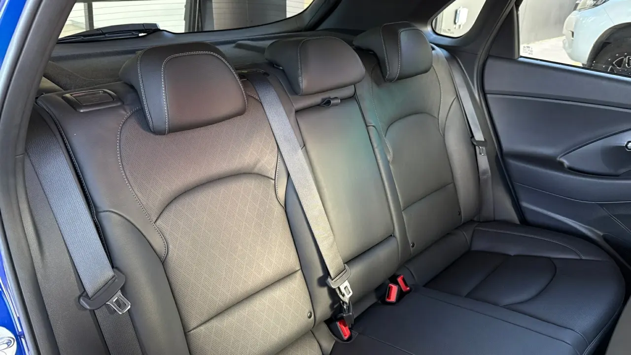 2023 HYUNDAI i30 Gallery Image 7