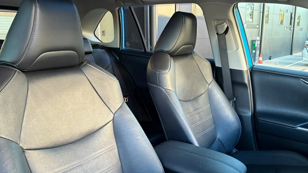 2021 Toyota Rav4 Hybrid Gallery Image 10