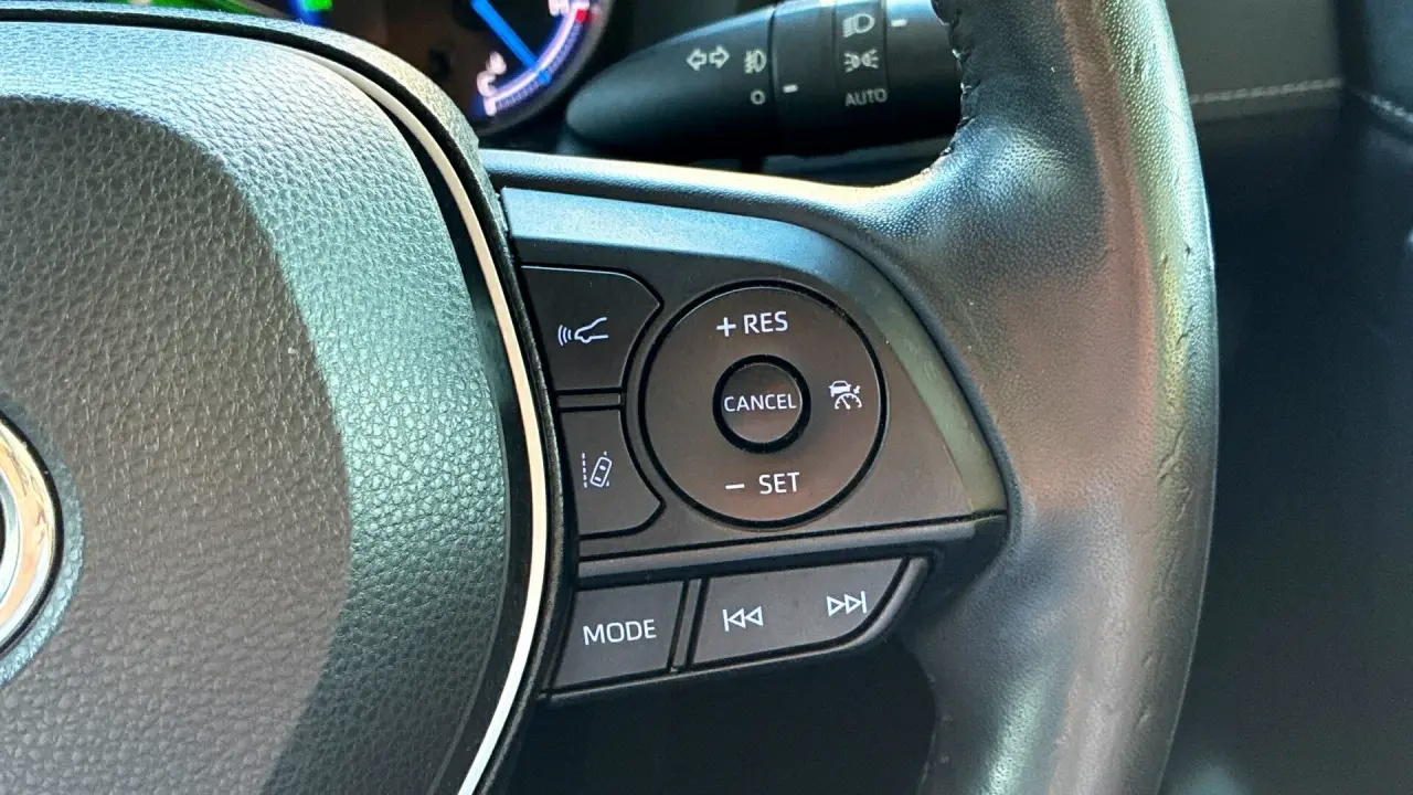 2021 Toyota Rav4 Hybrid Gallery Image 16