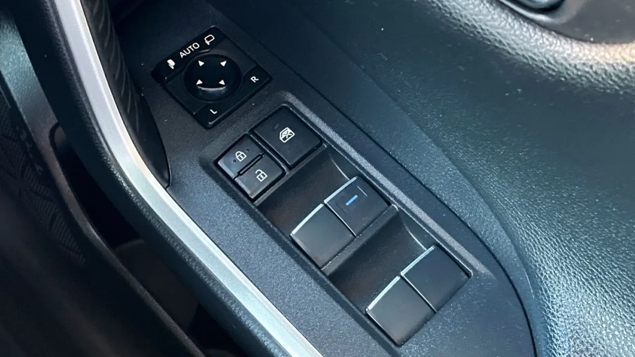 2021 Toyota Rav4 Hybrid Gallery Image 17