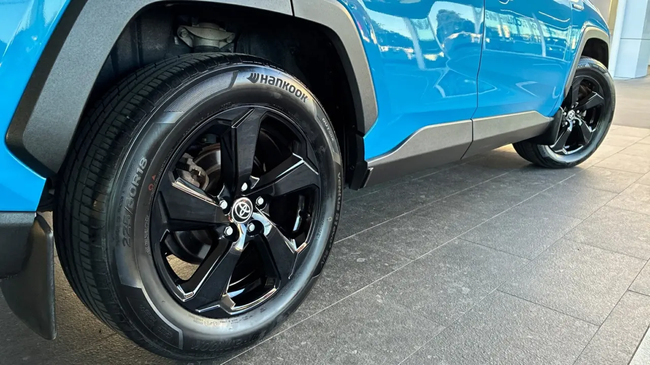 2021 Toyota Rav4 Hybrid Gallery Image 6