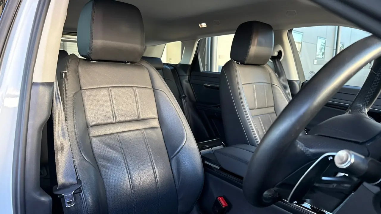 2021 LAND ROVER RANGE ROVER EVOQUE Gallery Image 12