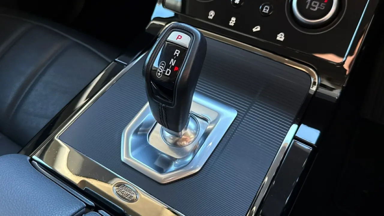 2021 LAND ROVER RANGE ROVER EVOQUE Gallery Image 20