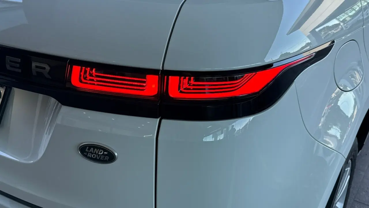 2021 LAND ROVER RANGE ROVER EVOQUE Gallery Image 7