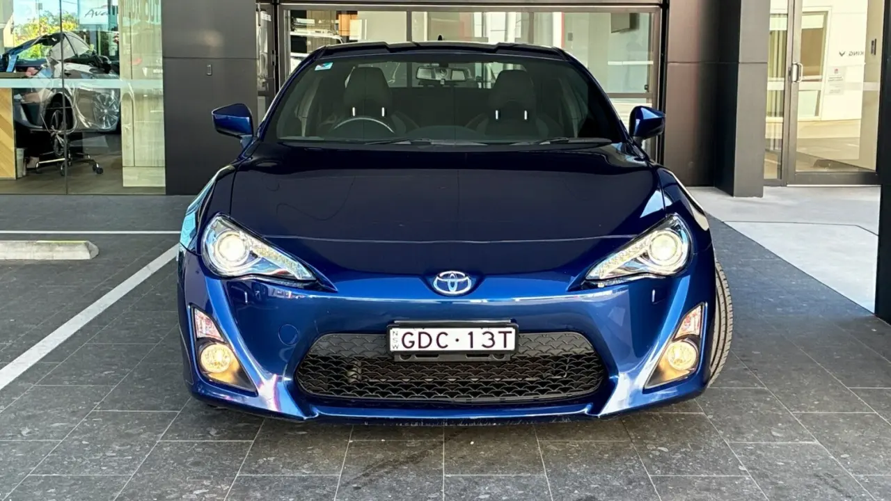 2015 Toyota 86 Gallery Image 2