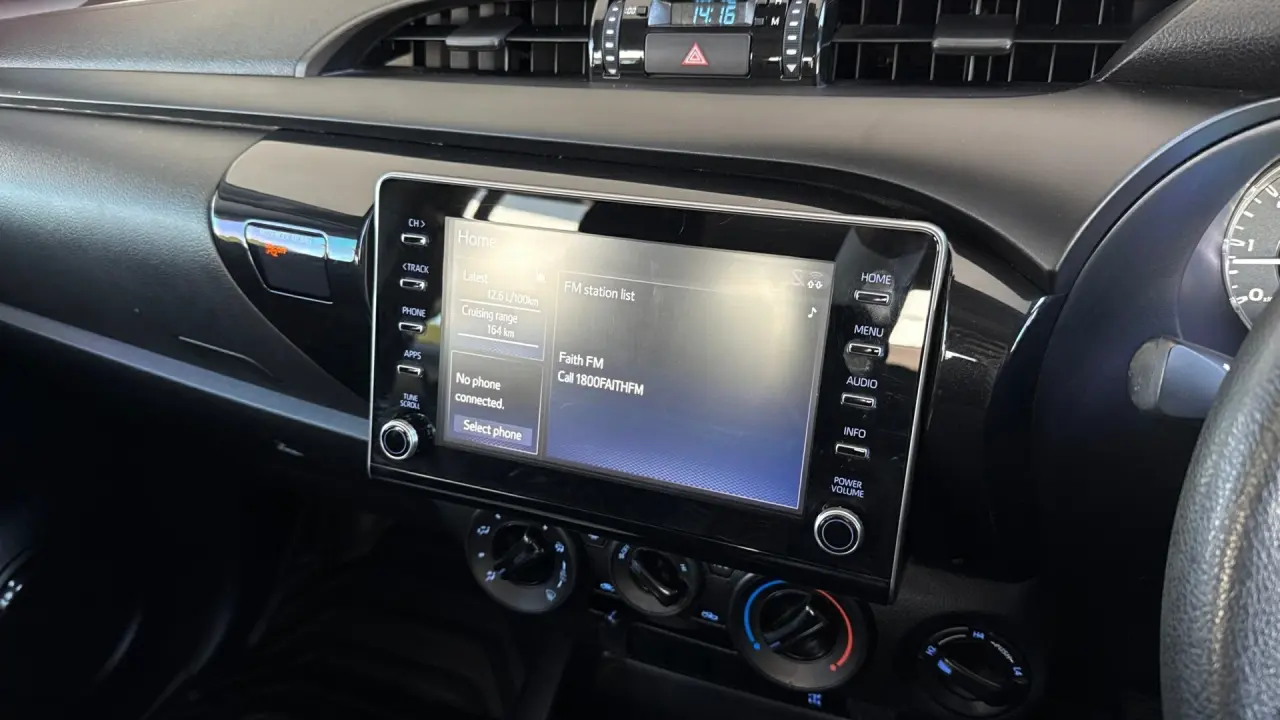 2021 Toyota Hilux Gallery Image 13